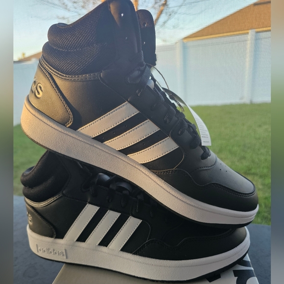 adidas men Hoops 3.0 Mid Classic Vintage Shoes, size 10. Brand new - Picture 4 of 13